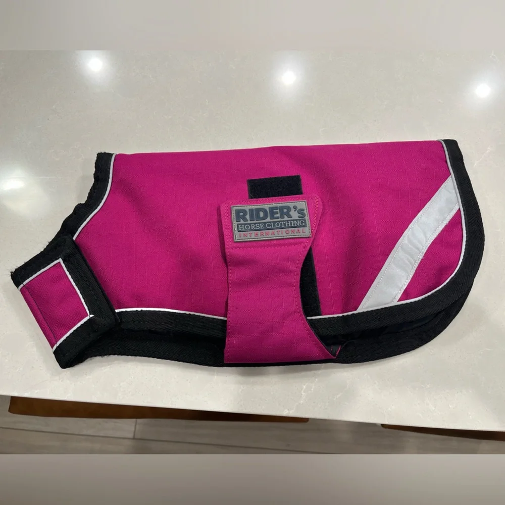 NWOT - dog blanket Size XXS - leg straps- med weight pink and black
